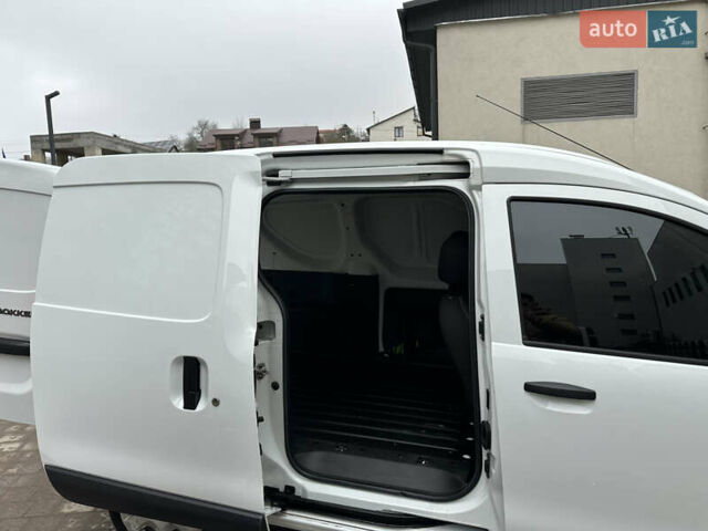 Рено Dokker, объемом двигателя 0 л и пробегом 159 тыс. км за 10300 $, фото 16 на Automoto.ua