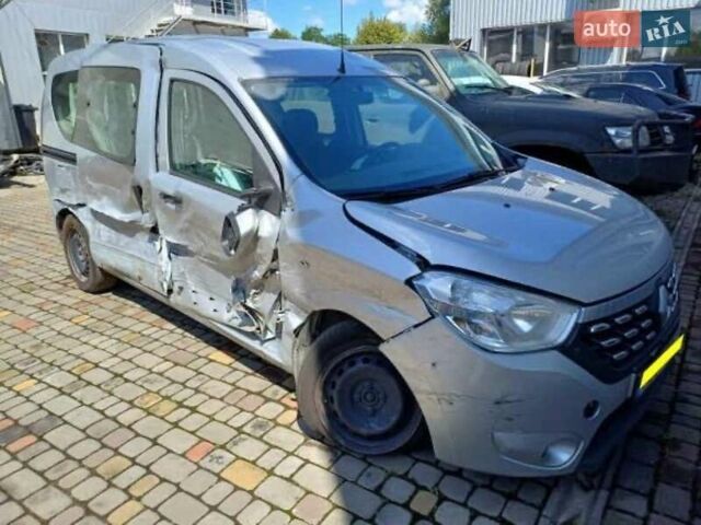 Рено Dokker, объемом двигателя 1.5 л и пробегом 150 тыс. км за 3999 $, фото 2 на Automoto.ua