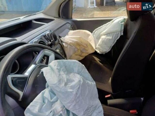 Рено Dokker, объемом двигателя 1.5 л и пробегом 150 тыс. км за 3999 $, фото 3 на Automoto.ua