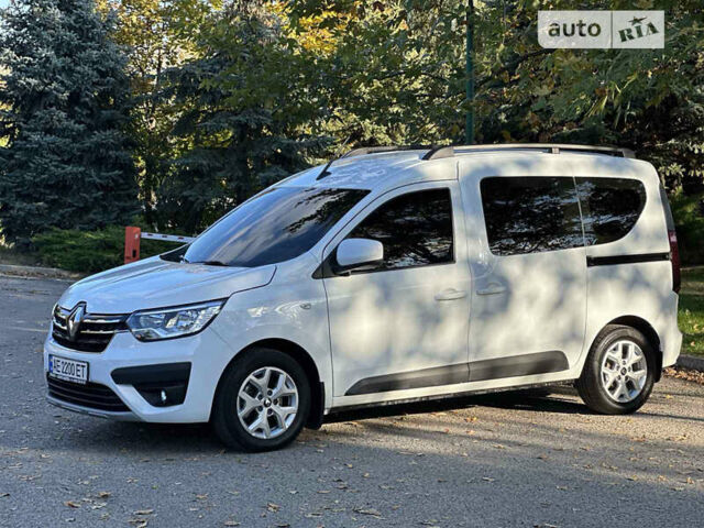 Рено Dokker, объемом двигателя 1.5 л и пробегом 45 тыс. км за 16700 $, фото 2 на Automoto.ua