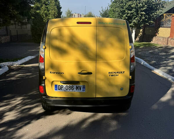 Желтый Рено Dokker, объемом двигателя 0 л и пробегом 58 тыс. км за 5500 $, фото 4 на Automoto.ua