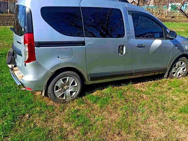 Серый Рено Dokker, объемом двигателя 1.6 л и пробегом 9 тыс. км за 17000 $, фото 2 на Automoto.ua