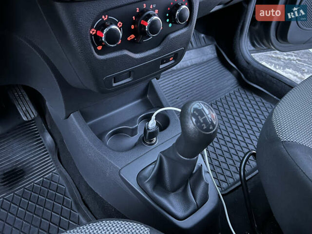 Серый Рено Dokker, объемом двигателя 1.46 л и пробегом 130 тыс. км за 8500 $, фото 19 на Automoto.ua