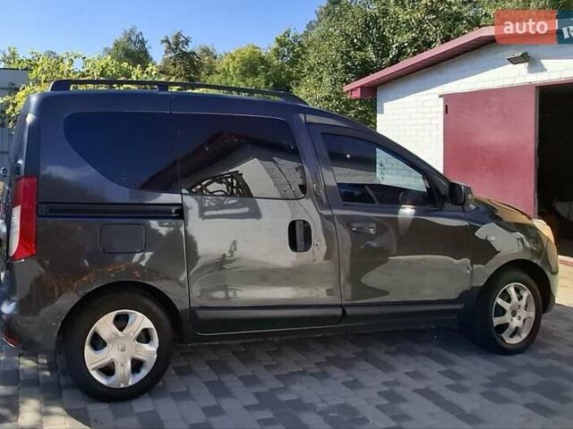 Серый Рено Dokker, объемом двигателя 1.6 л и пробегом 178 тыс. км за 8200 $, фото 2 на Automoto.ua