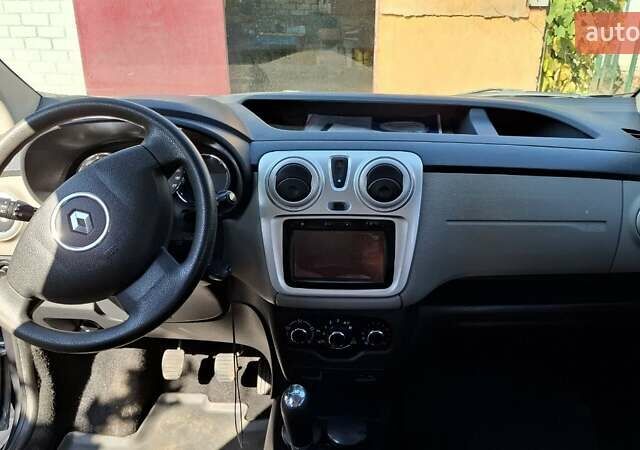 Серый Рено Dokker, объемом двигателя 1.6 л и пробегом 178 тыс. км за 8200 $, фото 4 на Automoto.ua