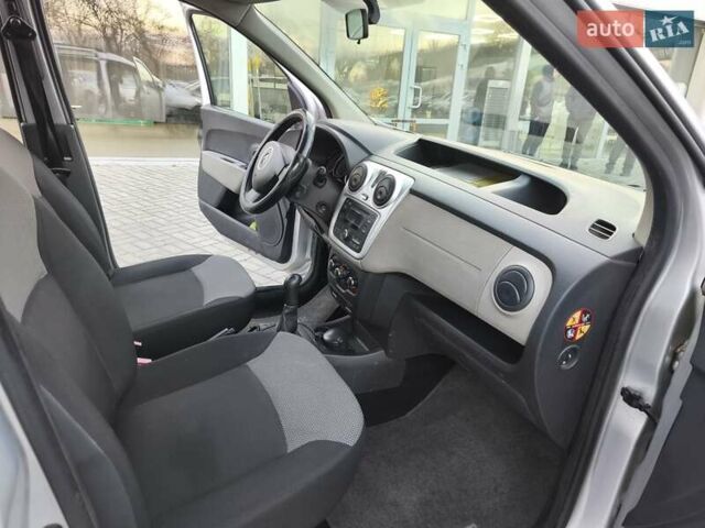 Серый Рено Dokker, объемом двигателя 1.46 л и пробегом 59 тыс. км за 9850 $, фото 10 на Automoto.ua