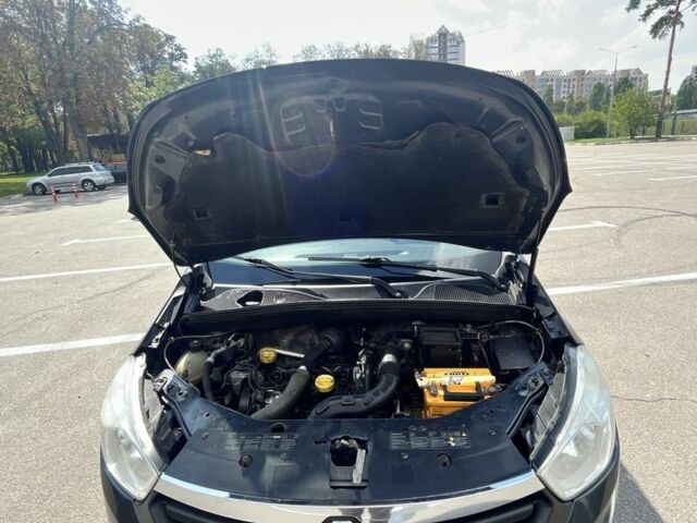 Серый Рено Dokker, объемом двигателя 1.5 л и пробегом 273 тыс. км за 7500 $, фото 6 на Automoto.ua