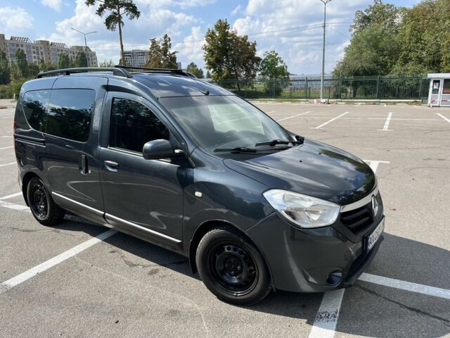 Серый Рено Dokker, объемом двигателя 1.5 л и пробегом 273 тыс. км за 7500 $, фото 3 на Automoto.ua