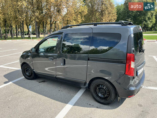 Сірий Рено Dokker, об'ємом двигуна 1.5 л та пробігом 273 тис. км за 7800 $, фото 4 на Automoto.ua
