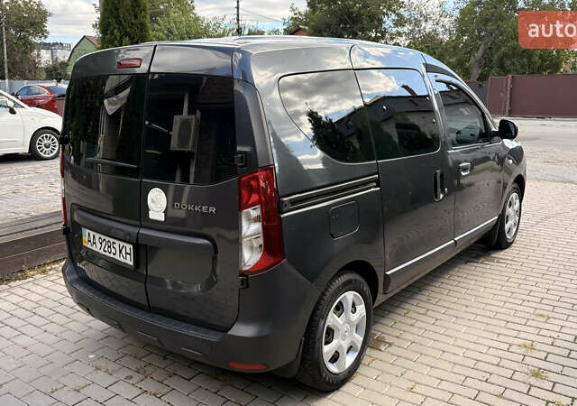 Серый Рено Dokker, объемом двигателя 1.5 л и пробегом 148 тыс. км за 9000 $, фото 4 на Automoto.ua