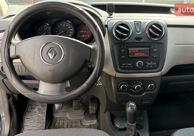 Серый Рено Dokker, объемом двигателя 1.5 л и пробегом 148 тыс. км за 9000 $, фото 5 на Automoto.ua