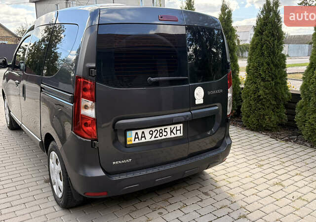 Серый Рено Dokker, объемом двигателя 1.5 л и пробегом 148 тыс. км за 9000 $, фото 3 на Automoto.ua