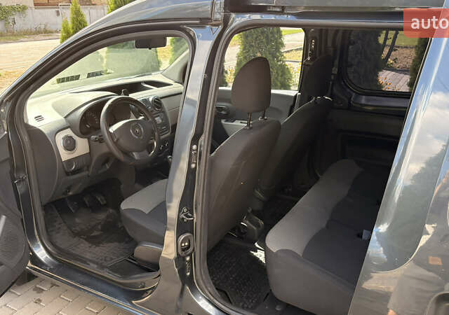 Серый Рено Dokker, объемом двигателя 1.5 л и пробегом 148 тыс. км за 9000 $, фото 7 на Automoto.ua