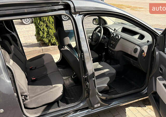 Серый Рено Dokker, объемом двигателя 1.5 л и пробегом 148 тыс. км за 9000 $, фото 8 на Automoto.ua
