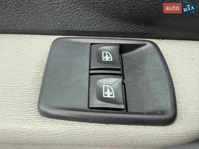 Серый Рено Dokker, объемом двигателя 1.46 л и пробегом 240 тыс. км за 7300 $, фото 21 на Automoto.ua