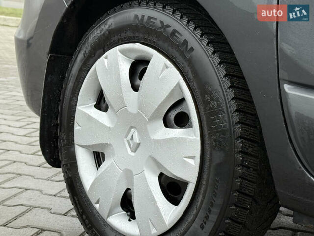 Серый Рено Dokker, объемом двигателя 1.46 л и пробегом 240 тыс. км за 7300 $, фото 5 на Automoto.ua