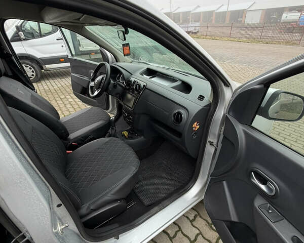 Серый Рено Dokker, объемом двигателя 1.5 л и пробегом 139 тыс. км за 9500 $, фото 8 на Automoto.ua