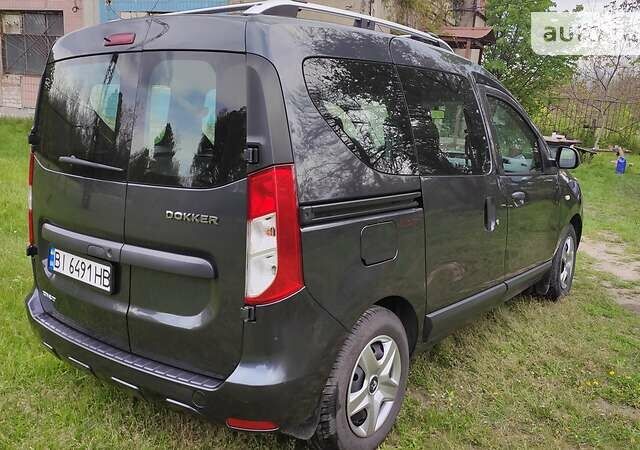 Рено Dokker 2017 в Верхнеднепровске на Automoto.ua Серый Рено Dokker, объемом двигателя 1.5 л и пробегом 102 тыс. км за 11000 $, фото 4 на Automoto.ua