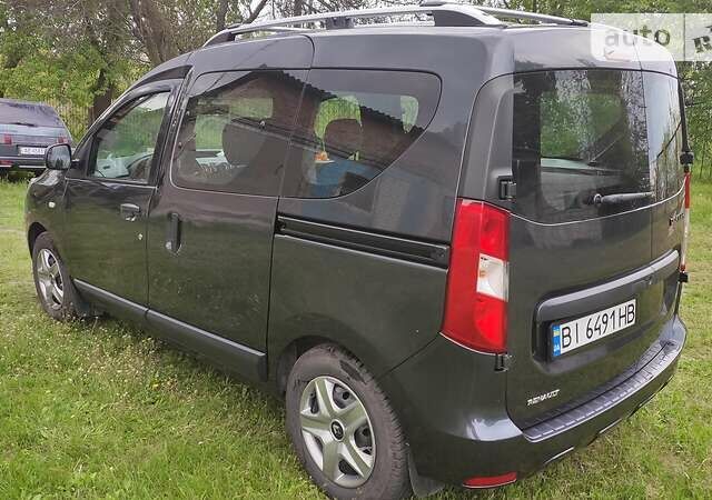 Рено Dokker 2017 в Верхнеднепровске на Automoto.ua Серый Рено Dokker, объемом двигателя 1.5 л и пробегом 102 тыс. км за 11000 $, фото 2 на Automoto.ua