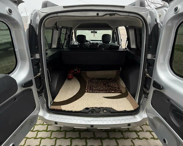 Серый Рено Dokker, объемом двигателя 1.5 л и пробегом 139 тыс. км за 9500 $, фото 7 на Automoto.ua