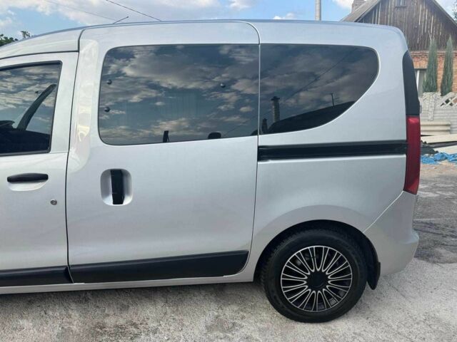 Серый Рено Dokker, объемом двигателя 1.5 л и пробегом 130 тыс. км за 8200 $, фото 3 на Automoto.ua