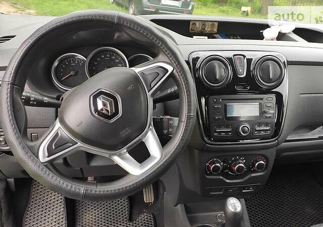 Рено Dokker 2017 в Верхнеднепровске на Automoto.ua Серый Рено Dokker, объемом двигателя 1.5 л и пробегом 102 тыс. км за 11000 $, фото 11 на Automoto.ua