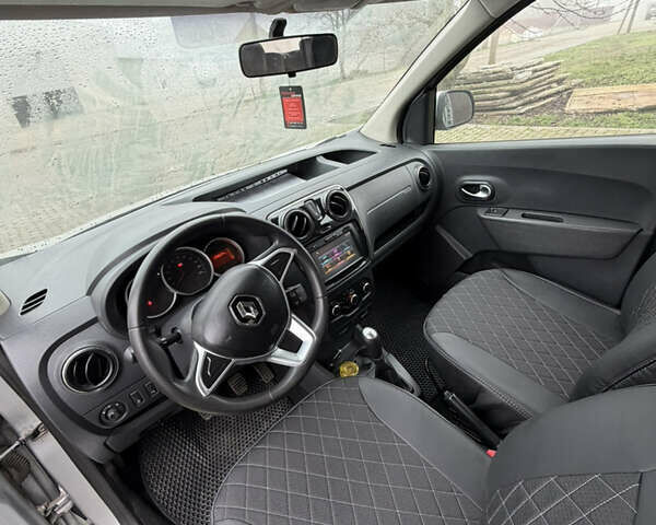 Серый Рено Dokker, объемом двигателя 1.5 л и пробегом 139 тыс. км за 9500 $, фото 10 на Automoto.ua