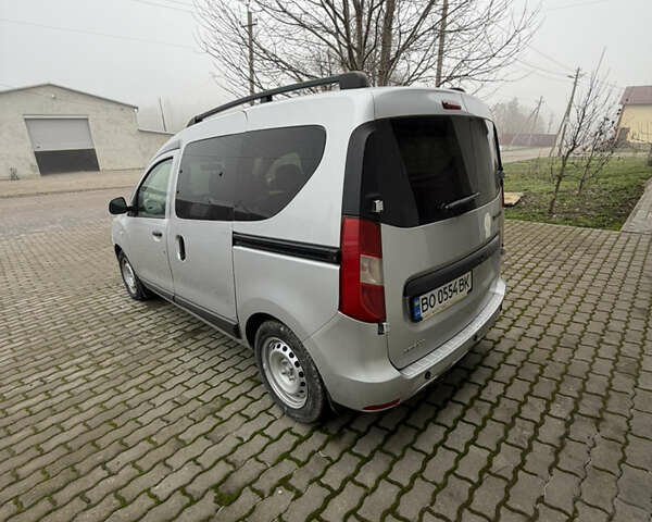 Серый Рено Dokker, объемом двигателя 1.5 л и пробегом 139 тыс. км за 9500 $, фото 2 на Automoto.ua