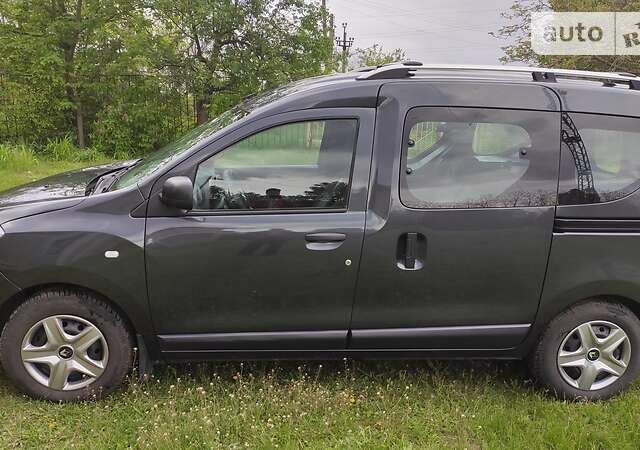 Рено Dokker 2017 в Верхнеднепровске на Automoto.ua Серый Рено Dokker, объемом двигателя 1.5 л и пробегом 102 тыс. км за 11000 $, фото 1 на Automoto.ua
