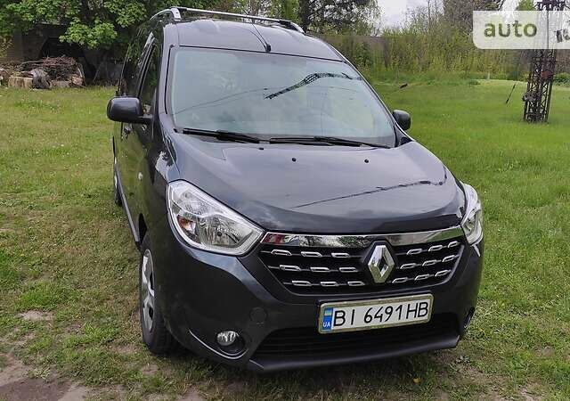 Рено Dokker 2017 в Верхнеднепровске на Automoto.ua Серый Рено Dokker, объемом двигателя 1.5 л и пробегом 102 тыс. км за 11000 $, фото 7 на Automoto.ua
