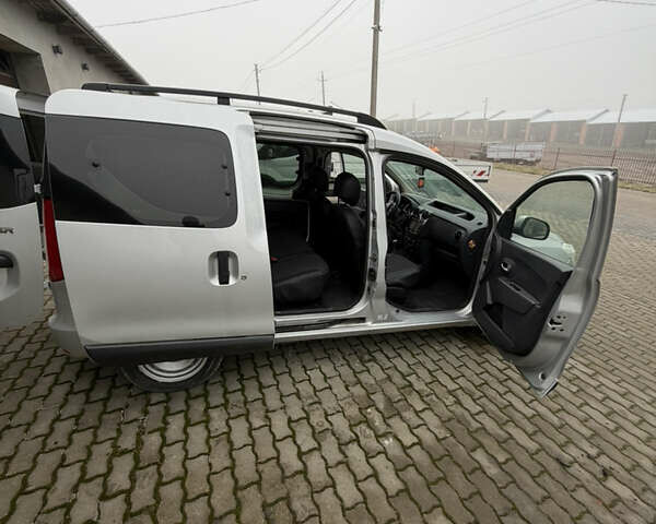 Серый Рено Dokker, объемом двигателя 1.5 л и пробегом 139 тыс. км за 9500 $, фото 6 на Automoto.ua