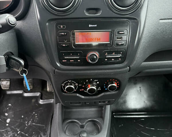 Серый Рено Dokker, объемом двигателя 1.5 л и пробегом 220 тыс. км за 7200 $, фото 22 на Automoto.ua