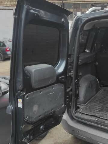 Сірий Рено Dokker, об'ємом двигуна 1.5 л та пробігом 267 тис. км за 4000 $, фото 10 на Automoto.ua