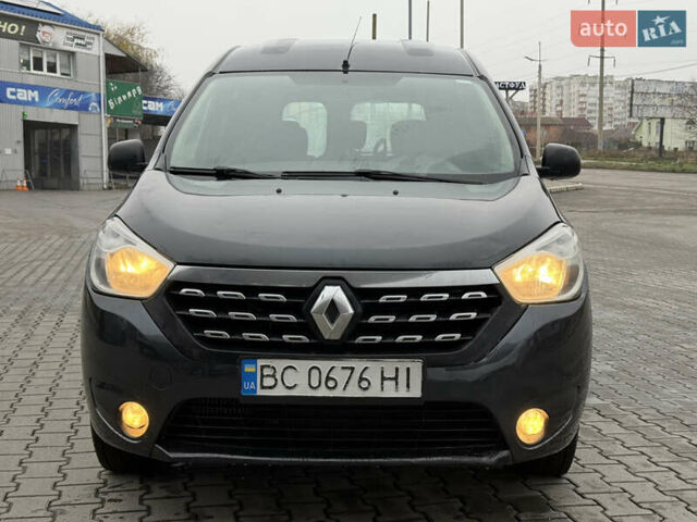 Серый Рено Dokker, объемом двигателя 1.5 л и пробегом 220 тыс. км за 7200 $, фото 3 на Automoto.ua