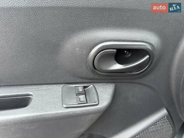 Серый Рено Dokker, объемом двигателя 1.46 л и пробегом 220 тыс. км за 7599 $, фото 14 на Automoto.ua