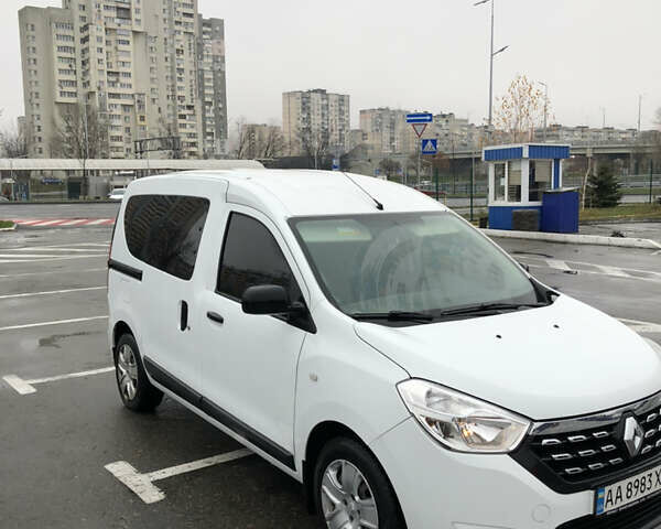 Серый Рено Dokker, объемом двигателя 1.6 л и пробегом 109 тыс. км за 10000 $, фото 2 на Automoto.ua