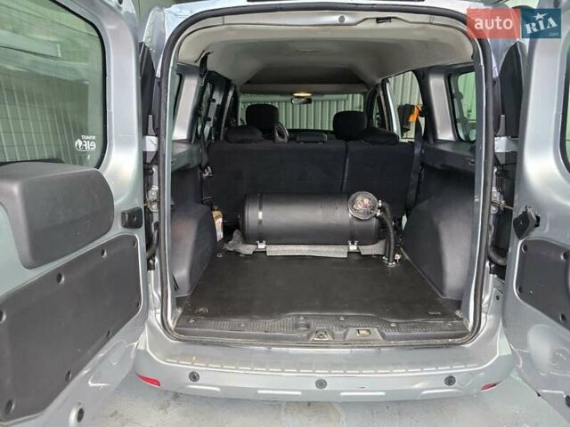 Серый Рено Dokker, объемом двигателя 1.6 л и пробегом 149 тыс. км за 9700 $, фото 8 на Automoto.ua