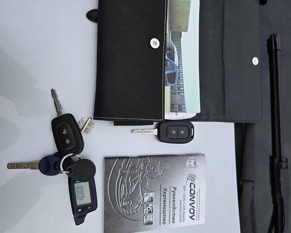 Серый Рено Dokker, объемом двигателя 1.6 л и пробегом 149 тыс. км за 9700 $, фото 16 на Automoto.ua