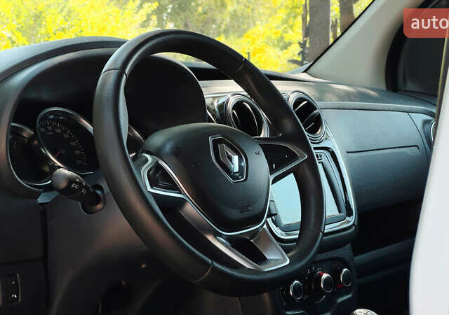 Серый Рено Dokker, объемом двигателя 1.5 л и пробегом 268 тыс. км за 9900 $, фото 10 на Automoto.ua