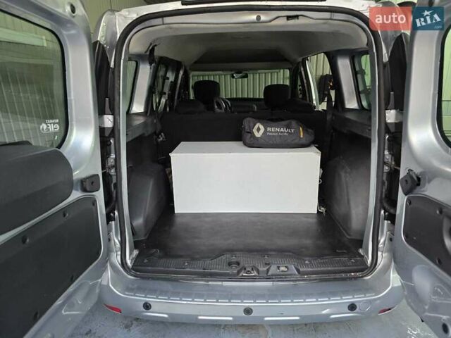 Серый Рено Dokker, объемом двигателя 1.6 л и пробегом 149 тыс. км за 9700 $, фото 7 на Automoto.ua