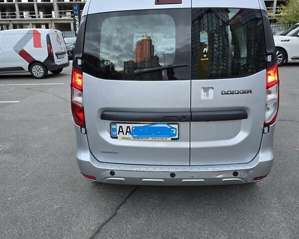 Серый Рено Dokker, объемом двигателя 1.6 л и пробегом 149 тыс. км за 9700 $, фото 6 на Automoto.ua