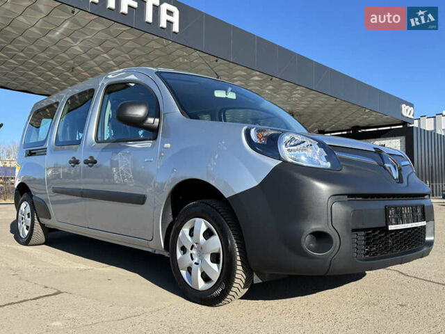 Серый Рено Dokker, объемом двигателя 0 л и пробегом 17 тыс. км за 15500 $, фото 6 на Automoto.ua