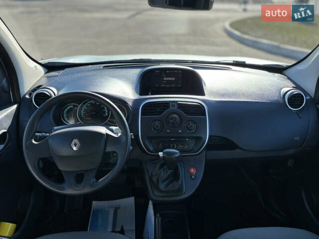 Серый Рено Dokker, объемом двигателя 0 л и пробегом 17 тыс. км за 15500 $, фото 23 на Automoto.ua