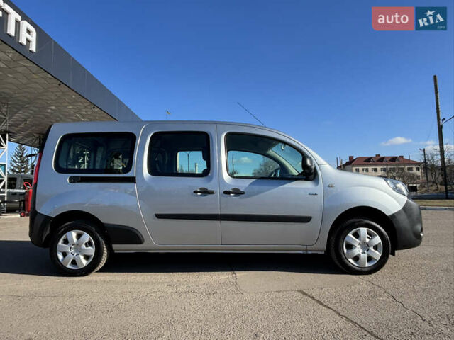 Серый Рено Dokker, объемом двигателя 0 л и пробегом 17 тыс. км за 15500 $, фото 3 на Automoto.ua