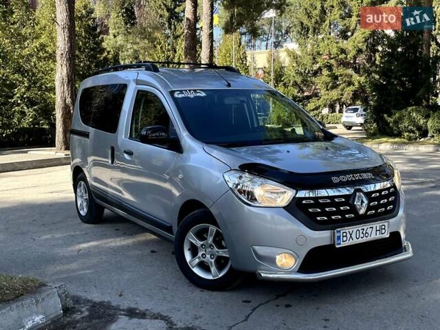 Серый Рено Dokker, объемом двигателя 1.46 л и пробегом 50 тыс. км за 14800 $, фото 2 на Automoto.ua
