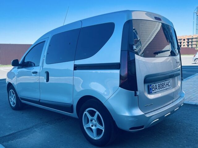 Серый Рено Dokker, объемом двигателя 1.5 л и пробегом 190 тыс. км за 8874 $, фото 9 на Automoto.ua