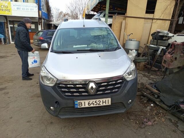 Серый Рено Dokker, объемом двигателя 1.5 л и пробегом 200 тыс. км за 4000 $, фото 3 на Automoto.ua