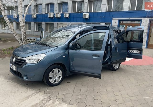 Синий Рено Dokker, объемом двигателя 1.5 л и пробегом 233 тыс. км за 8300 $, фото 10 на Automoto.ua
