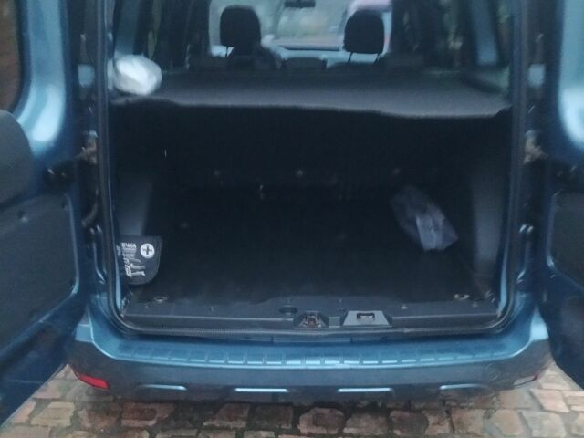 Синий Рено Dokker, объемом двигателя 1.5 л и пробегом 178 тыс. км за 6700 $, фото 4 на Automoto.ua