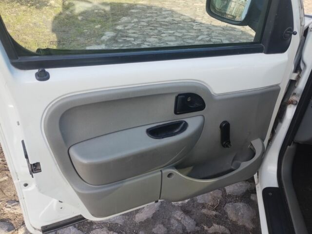 Белый Рено Другая, объемом двигателя 1.5 л и пробегом 200 тыс. км за 1550 $, фото 4 на Automoto.ua